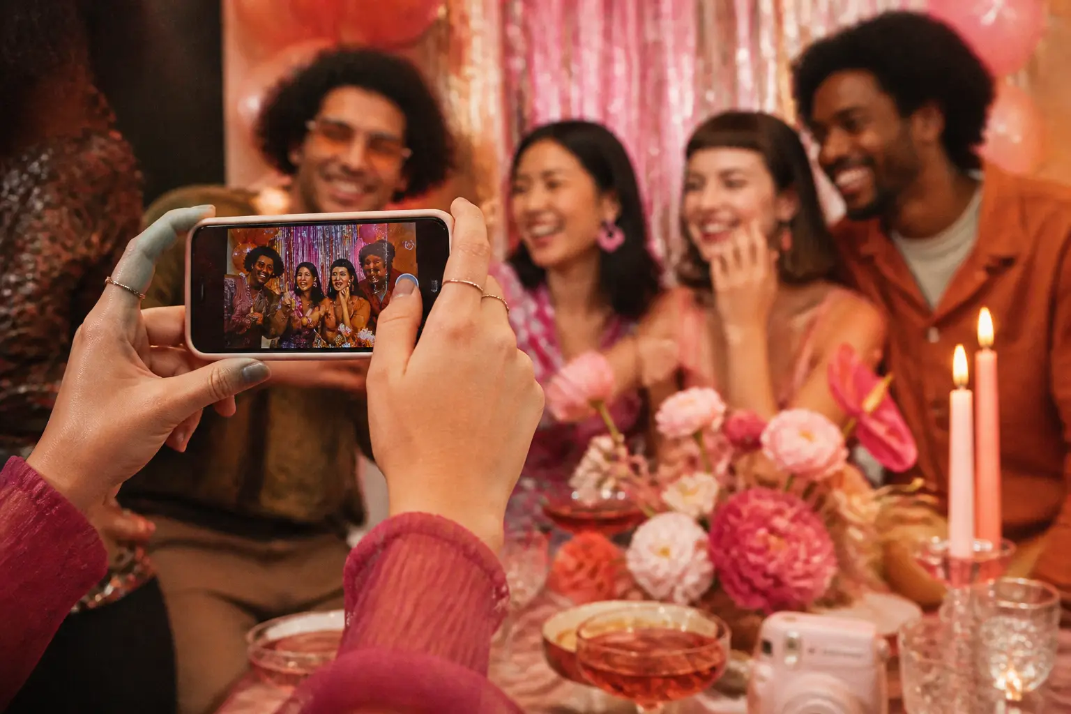 Editorial illustration for Make Your Party Gallery a Friendly Judged Photo Contest