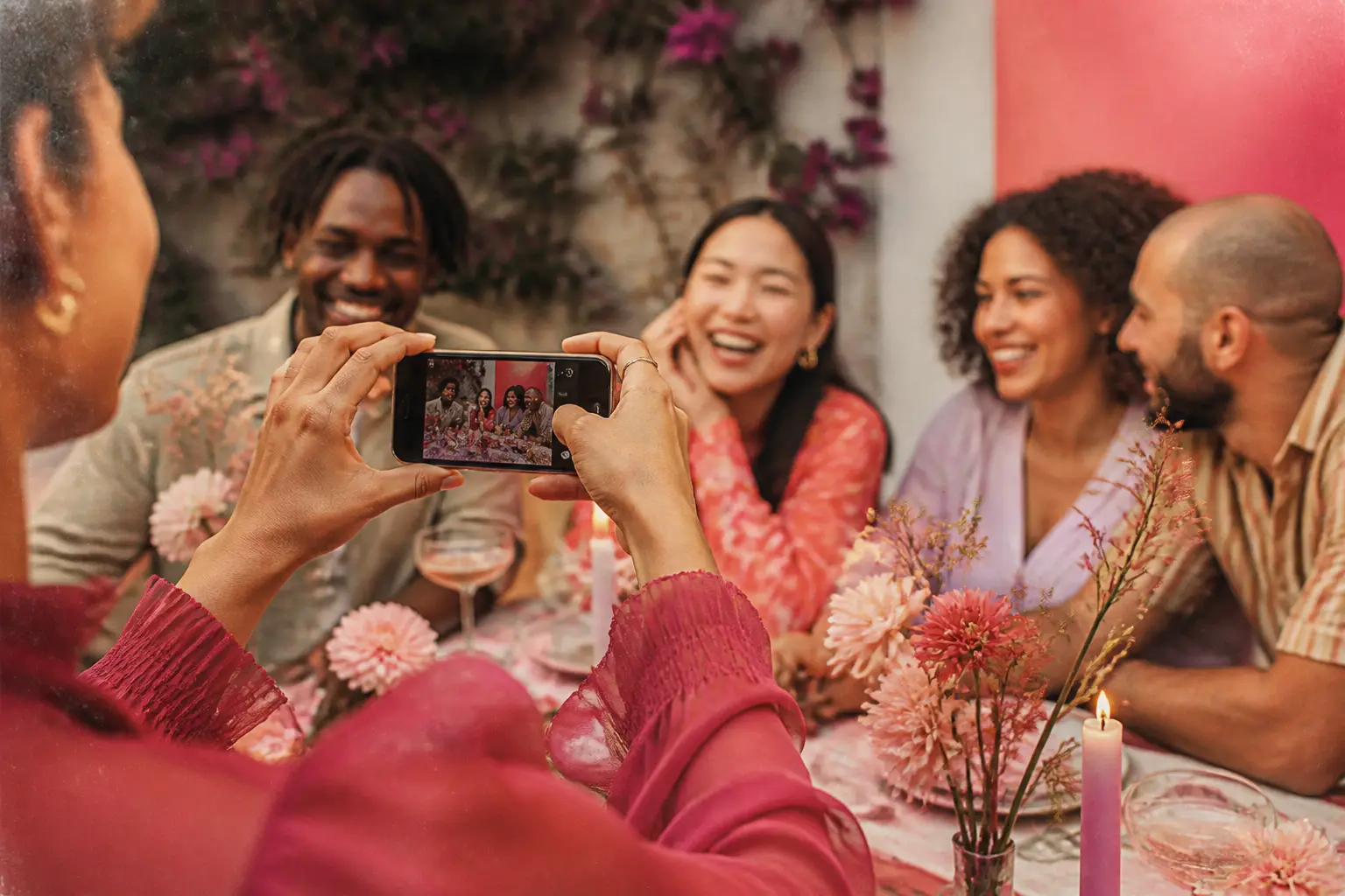 Editorial illustration for Setting Up a Shared Photo Gallery That Grows During Your Event